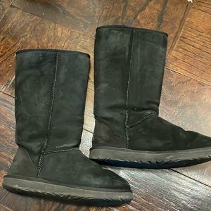 Women’s black tall authentic uggs, size 8